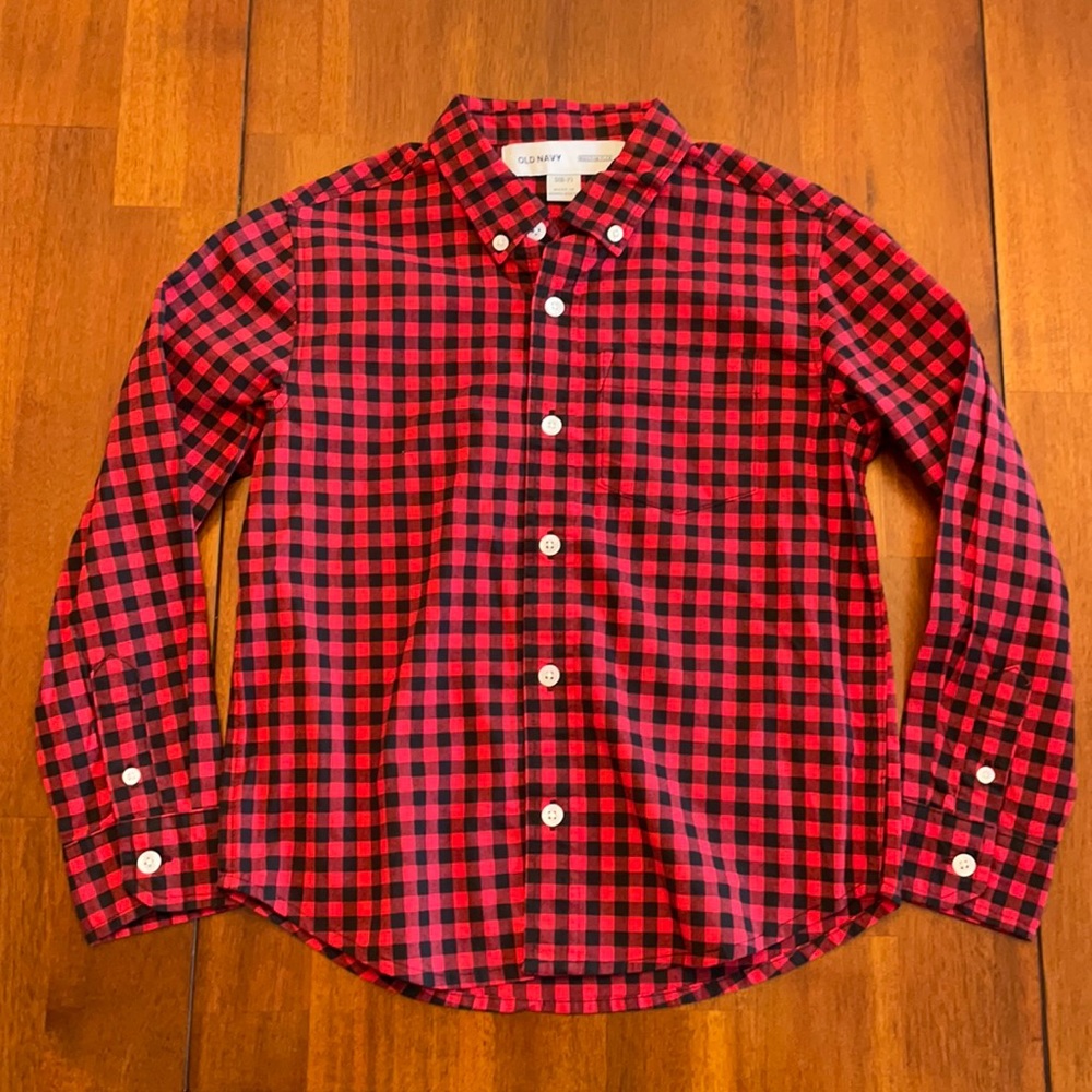 Old Navy red plaid button down shirt small (6-7)